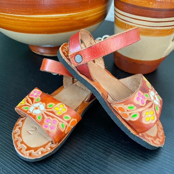 Girls Mexican Huaraches, Best Guess in Size would be 4.5C-5C, Real Leather - Picture 3 of 8